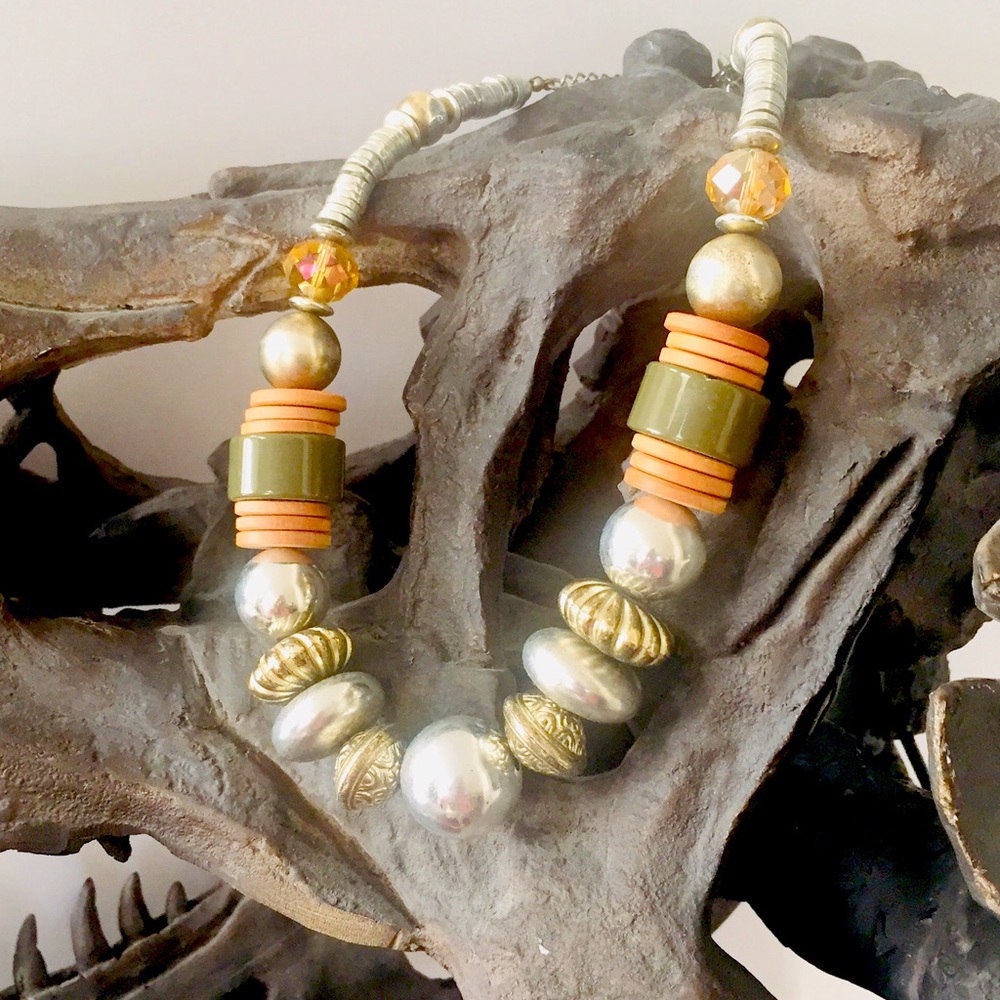 🏵 3 for $25, EUC Necklace